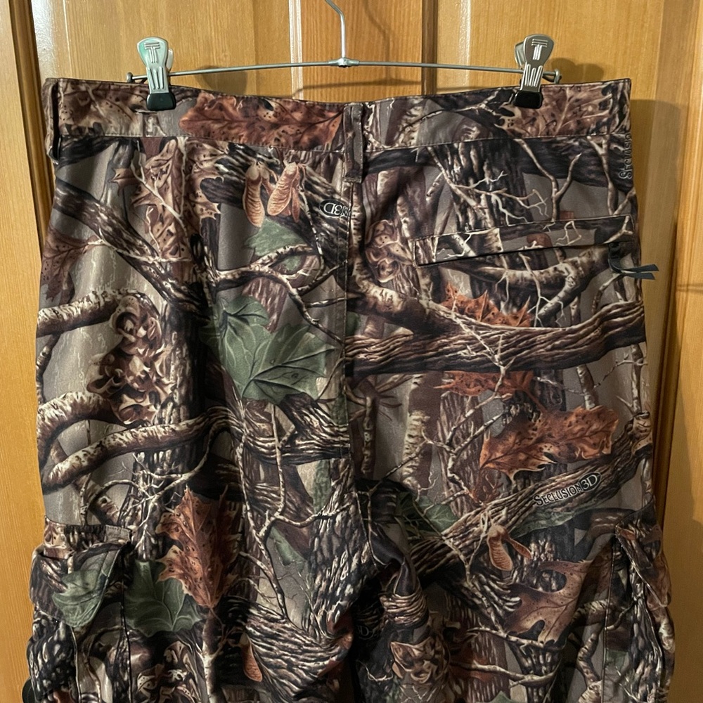 Cabelas Camouflage 5 Pocket Hunting Pants - Picture 4 of 5